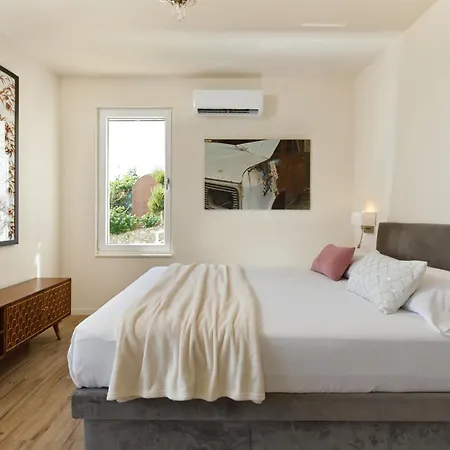 Villa Private Seaside Jacuzzi Villa Anadea *