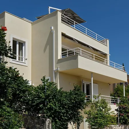 Anadea With Hot Tub Overlooking Sea *