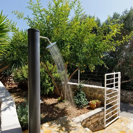 Private Seaside Jacuzzi Villa Anadea