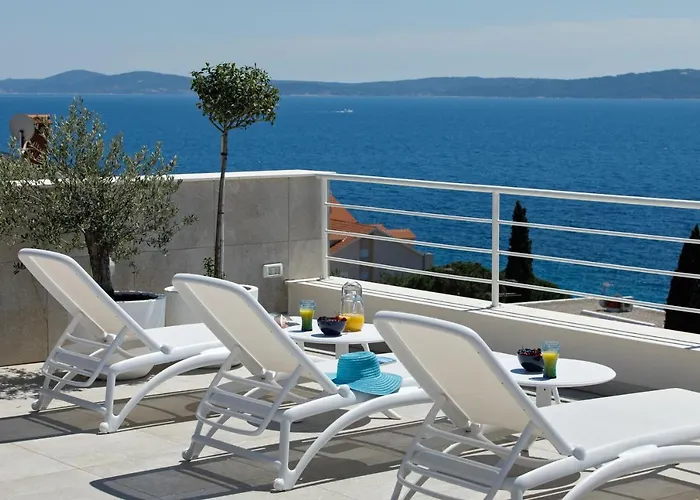 Private Seaside Jacuzzi Anadea فيلة