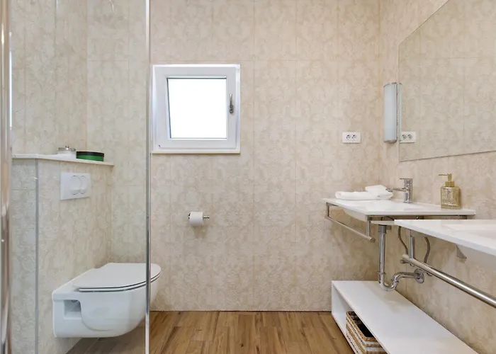 Villa Private Seaside Jacuzzi Anadea *