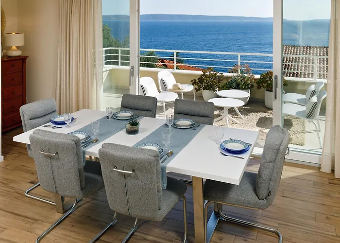 Private Seaside Jacuzzi Anadea *