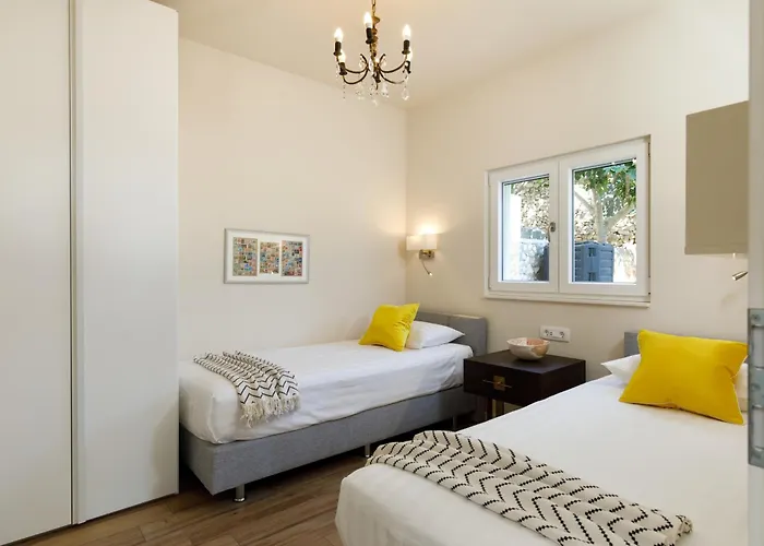 Private Seaside Jacuzzi Anadea Villa *