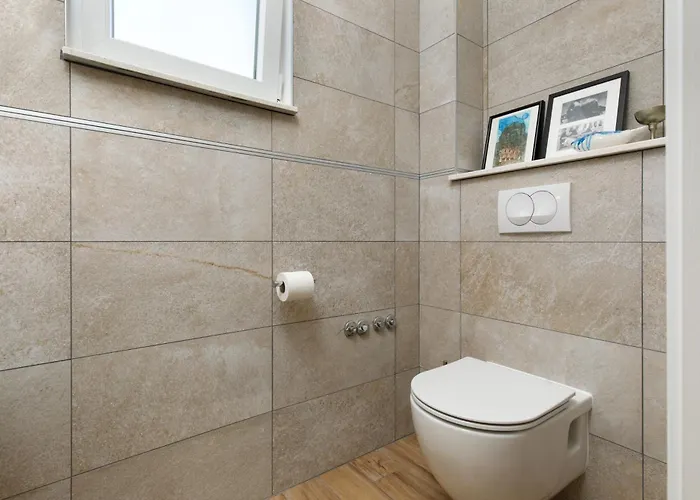 Private Seaside Jacuzzi Anadea Trogir