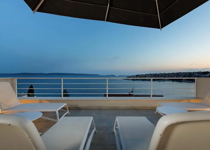 Private Seaside Jacuzzi Anadea تروغير