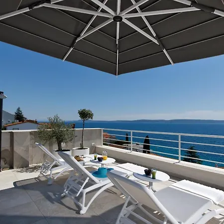 Вілла Private Seaside Jacuzzi Villa Anadea *