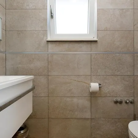 Private Seaside Jacuzzi Villa Anadea Вілла *