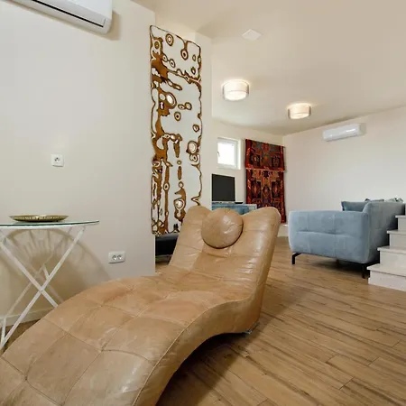 Private Seaside Jacuzzi Anadea * Τρογκίρ