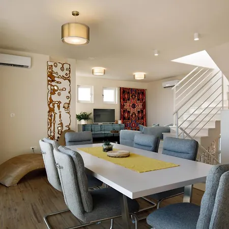 Вілла Private Seaside Jacuzzi Villa Anadea