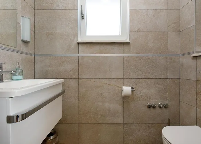 Private Seaside Jacuzzi Anadea Willa *