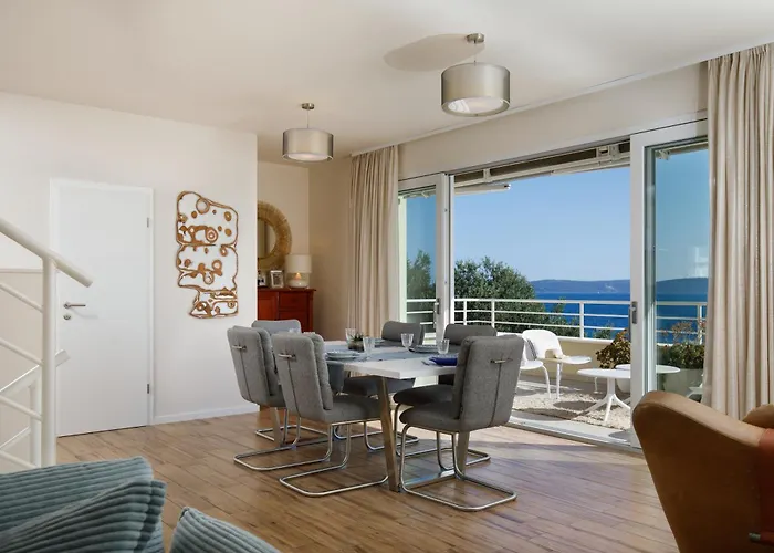 Private Seaside Jacuzzi Anadea Willa Trogir