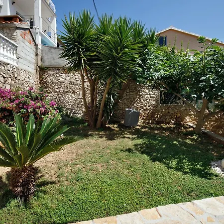 Private Seaside Jacuzzi Anadea וילה *