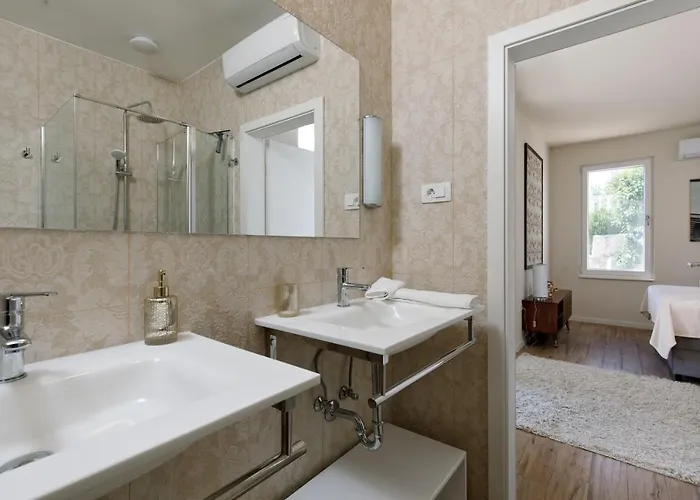 Private Seaside Jacuzzi Anadea Вилла