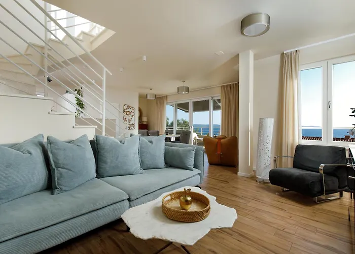 Вилла Private Seaside Jacuzzi Anadea *