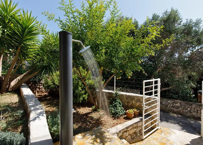 Private Seaside Jacuzzi Anadea